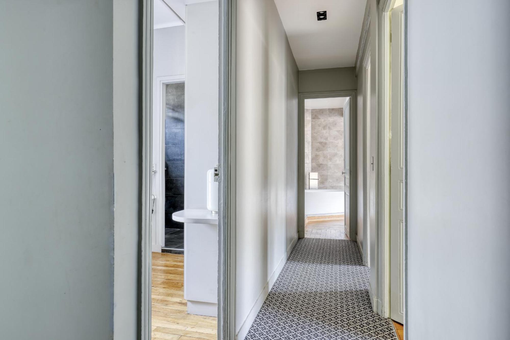 Wonderful & Large Flat In The 7th - Eiffel Tower * Paris