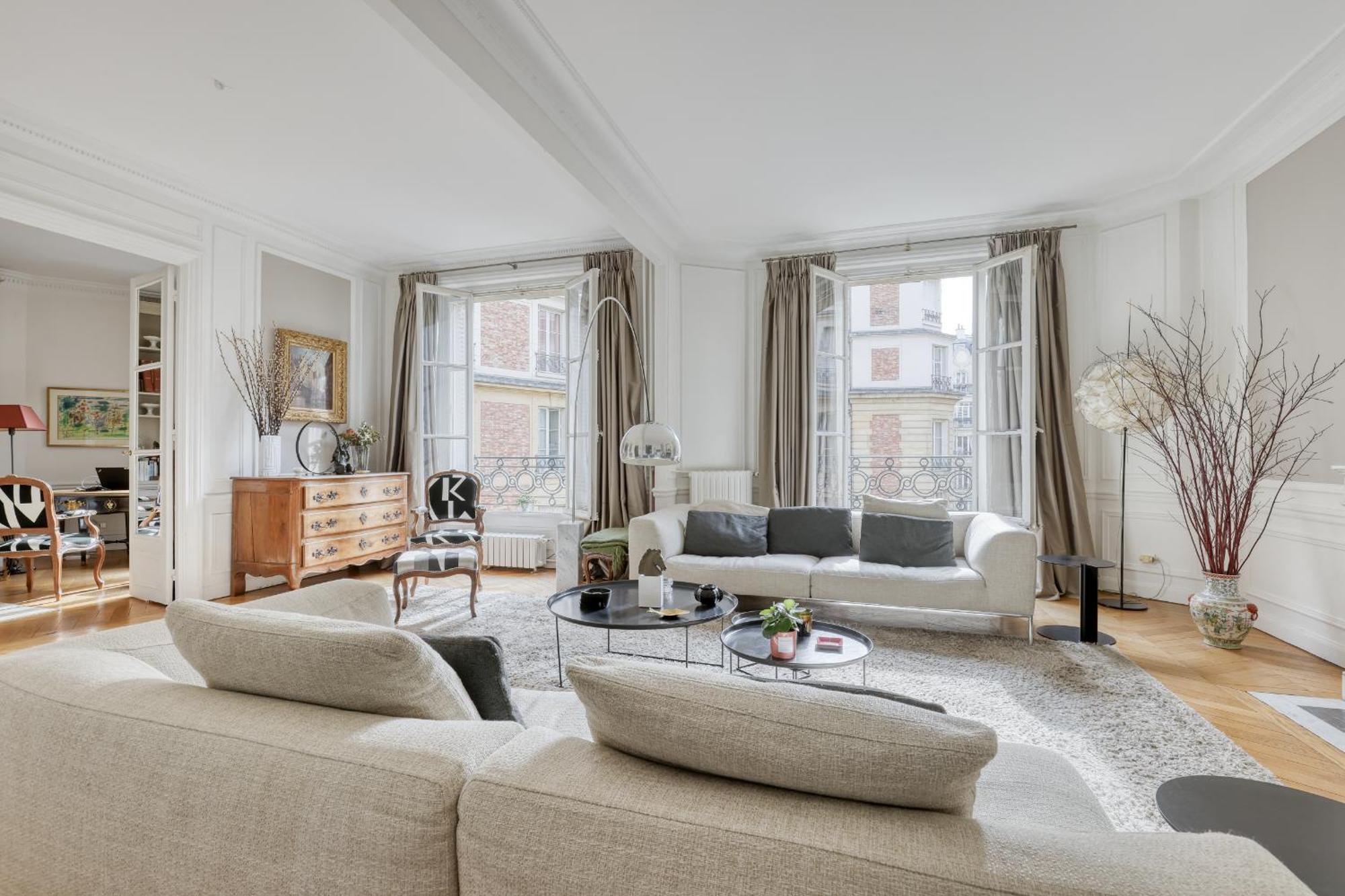 Wonderful & Large Flat In The 7th - Eiffel Tower Apartment