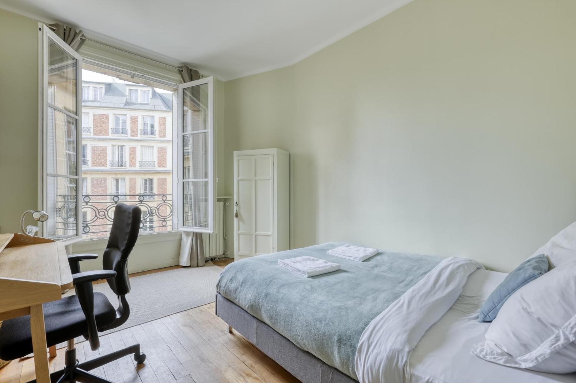 Apartment Wonderful & Large Flat In The 7th - Eiffel Tower *
