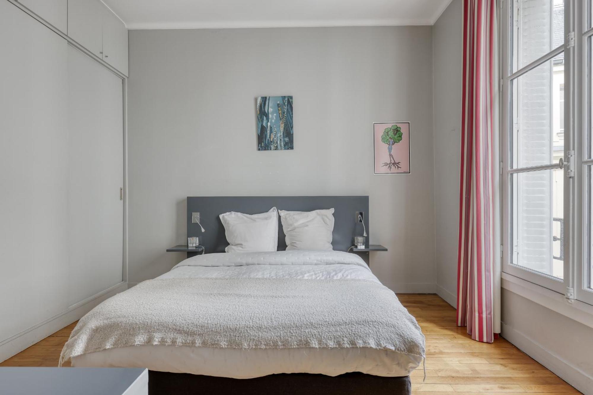 Wonderful & Large Flat In The 7th - Eiffel Tower Apartment Paris
